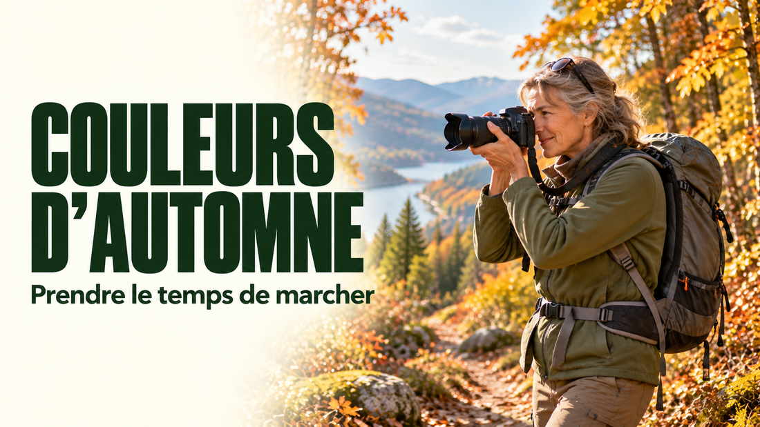 Marcheuse photographiant les couleurs de la forêt en automne